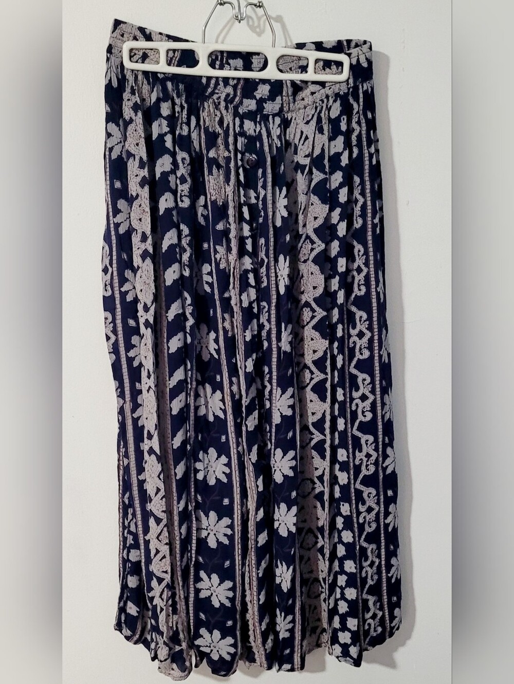 Vtg. Symphony Floral Blue White Skirt One Size Fit Most Flowy Elastic